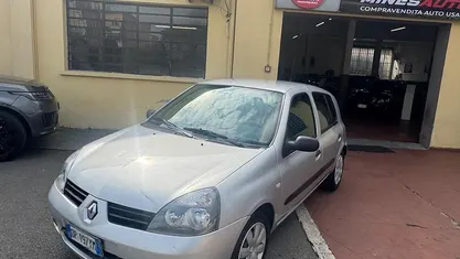Usata Renault Clio II 58 CV (42 kW) 2008 Gray Berlina