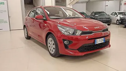 Usata 2022 Kia Rio Urban Tre volumi | 12.900 € (Buon prezzo)