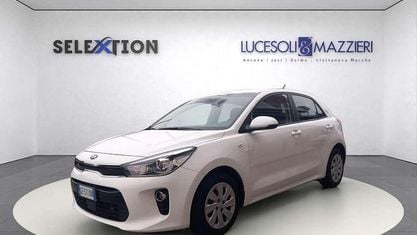 Käytetty Kia Rio Active 77 HP (56 kW) 2018 Valkoinen Sedan