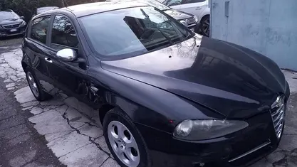 Usata Alfa Romeo 147 119 CV (87 kW) 2008 Nero Utilitaria