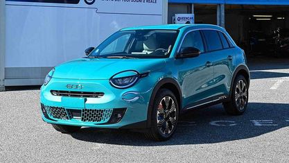 Usata Fiat 600 La Prima 101 CV (74 kW) 2024 Blu SUV