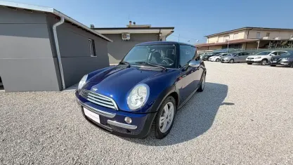 Usata Mini One D 75 CV (55 kW) 2004 Blu Utilitaria