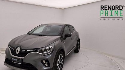 Second-hand Renault Captur Techno 145 CP (106 kW) 2023 Gri SUV