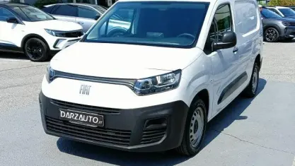 Usata Fiat Doblò 102 CV (75 kW) 2023 Bianco pastello Monovolume