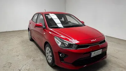 Rosso Usata 2022 Kia Rio Style Due volumi | 14.900 € (Buon prezzo)