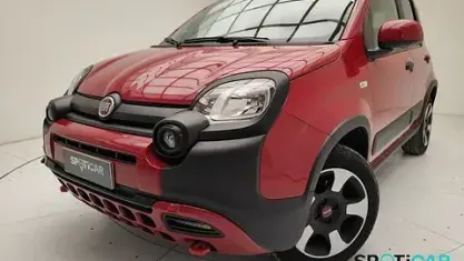 Occasion Fiat Panda Cross Cross 69 ch (50 kW) 2024 Rouge Citadine
