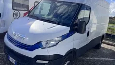 Bianco Usata 2018 Iveco Daily Tre volumi | 17.500 € (Buon prezzo)