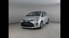 Grigio Usata 2016 Toyota Yaris Hybrid Active Tre volumi | 10.300 € (Ottimo prezzo)