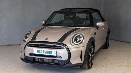 Begagnad Mini Cooper Cabriolet Premium Plus 136 HK (100 kW) 2023 Grå Cab