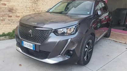 Usata 2021 Peugeot 2008 Allure SUV | 17.500 € (Buon prezzo)