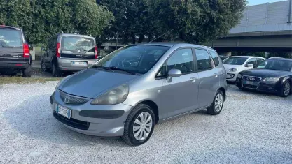 Usata Honda Jazz 78 CV (57 kW) 2007 Grigio Utilitaria