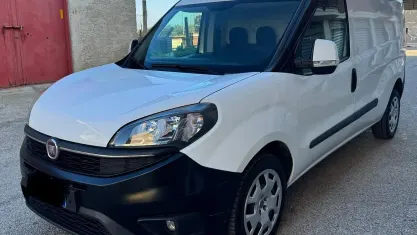 Usata Fiat Doblò 120 CV (88 kW) 2019 Bianco Monovolume