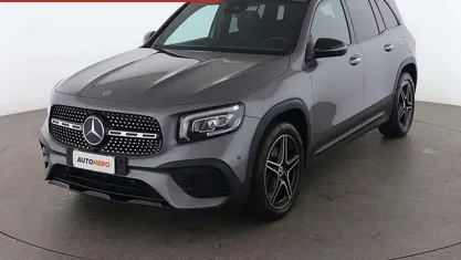 Grigio Usata 2023 Mercedes GLB200 Premium SUV | 40.399 € (Buon prezzo)