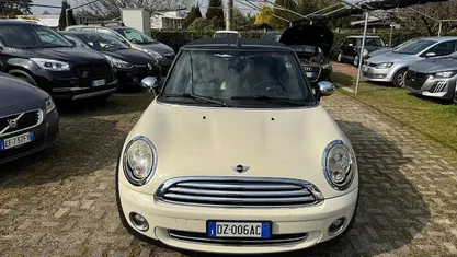 Usata Mini Cooper Cabriolet 120 CV (88 kW) 2009 Bianco Cabrio