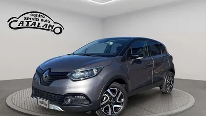 Grigio Usata 2017 Renault Captur Intens SUV | 10.800 € (Buon prezzo)
