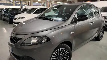 Grigio Usata 2024 Lancia Ypsilon Due volumi | 12.950 € (Buon prezzo)