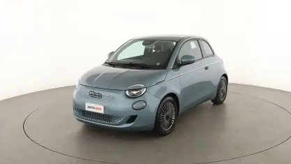 Usata Fiat 500e Icon 86 kW (118 CV) 2022 Blu Utilitaria