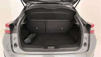 Usata Nissan Juke N-Connecta 114 CV (83 kW) 2023 Grigio scuro SUV