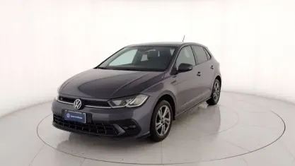 Usata VW Polo R-line 95 CV (69 kW) 2023 Grigio metallizzato Utilitaria