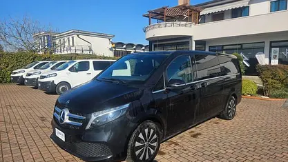 Usata Mercedes V300 237 CV (174 kW) 2023 Nero Monovolume
