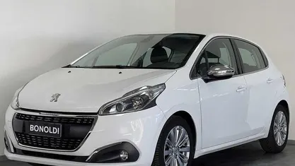 Usata Peugeot 208 Allure 83 CV (61 kW) 2019 Bianco Utilitaria