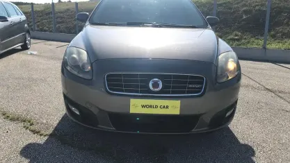 Usata Fiat Croma 150 CV (110 kW) 2008 Marrone Station wagon