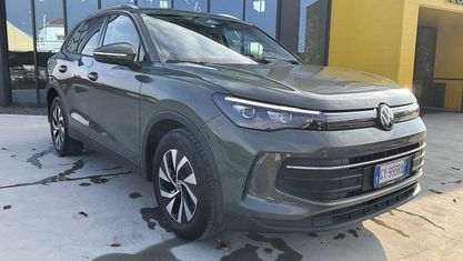 Begagnad VW Tiguan Edition 150 HK (110 kW) 2025 Grön SUV