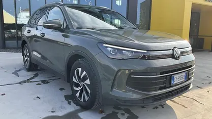 Begagnad VW Tiguan Edition 150 HK (110 kW) 2025 Grön SUV