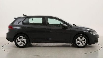 Gebraucht VW Golf VIII Life 116 PS (85 kW) 2022 Limousine