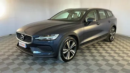 Usata Volvo V60 CC 190 CV (139 kW) 2019 Blu Station wagon