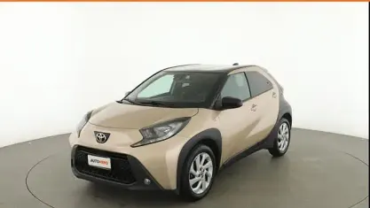 Usata Toyota Aygo X Trend 72 CV (52 kW) 2022 Beige SUV
