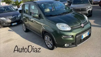 Usata Fiat Panda Trekking 80 CV (58 kW) 2014 Verde Utilitaria