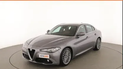 Usata Alfa Romeo Giulia Super 180 CV (132 kW) 2017 Argento Berlina
