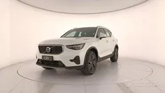 Bianco Usata 2022 Volvo XC40 Core SUV | 26.870 € (Buon prezzo)