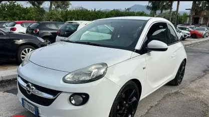 Usata Opel Adam Glam 101 CV (74 kW) 2014 Bianco Utilitaria