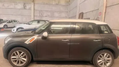 Usata Mini Cooper D Countryman 111 CV (81 kW) 2011 Marrone SUV