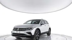 Grigio Usata 2024 VW Tiguan Elegance SUV | 30.591 € (Buon prezzo)
