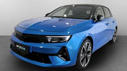 Usata Opel Astra 61 kW (84 CV) 2023 Athletik blue Berlina