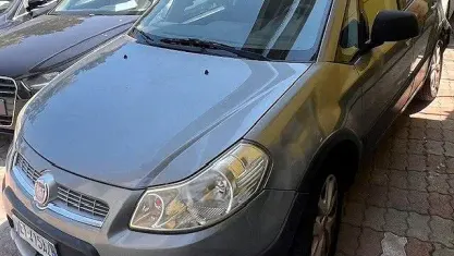 Usata Fiat Sedici Emotion 120 CV (88 kW) 2013 Grigio SUV