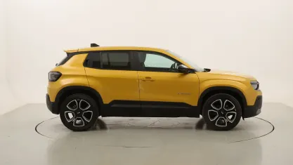 Usata Jeep Avenger Summit 101 CV (74 kW) 2025 Giallo/orogiallo/oro SUV