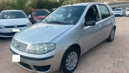 Usata Fiat Punto Classica 60 CV (44 kW) 2011 Grigio Utilitaria