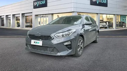 Grigio Usata 2022 Kia Ceed Due volumi | 14.900 € (Buon prezzo)