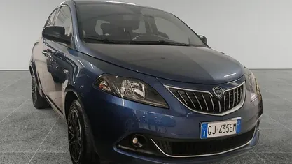 Blu Usata 2022 Lancia Ypsilon Gold Due volumi | 9990 € (Ottimo prezzo)