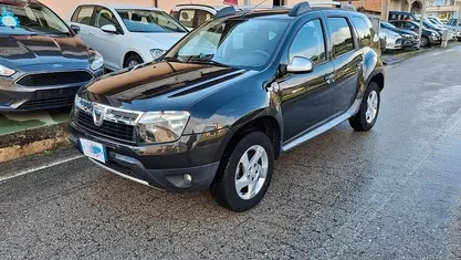 Nero Usata 2013 Dacia Duster Lauréate SUV | 7900 € (Buon prezzo)