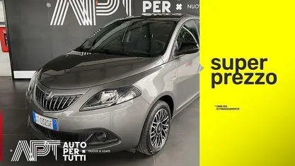 Grigio Usata 2024 Lancia Ypsilon S Due volumi | 13.900 € (Buon prezzo)