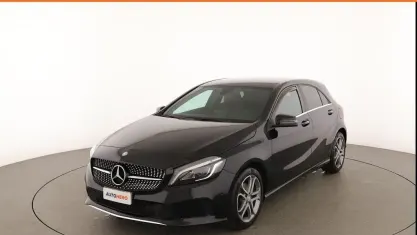 Käytetty Mercedes A200 Urban 136 HP (100 kW) 2016 Musta Sedan