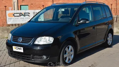 Nero Usata 2004 VW Touran Highline Monovolume | 3490 € (Buon prezzo)