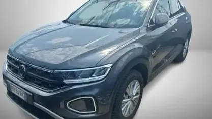 Usata VW T-Roc Life 150 CV (110 kW) 2023 Grigio SUV