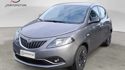 Usata Lancia Ypsilon Silver 69 CV (50 kW) 2023 Grigio Utilitaria