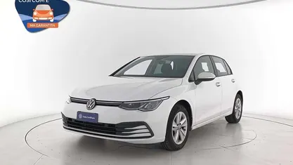 Pure white Usata 2022 VW Golf Life Tre volumi | 17.500 € (Super prezzo)